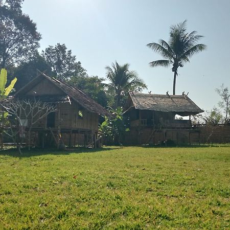 Vangvieng Ruby'Homestay Ванг Виенг Екстериор снимка