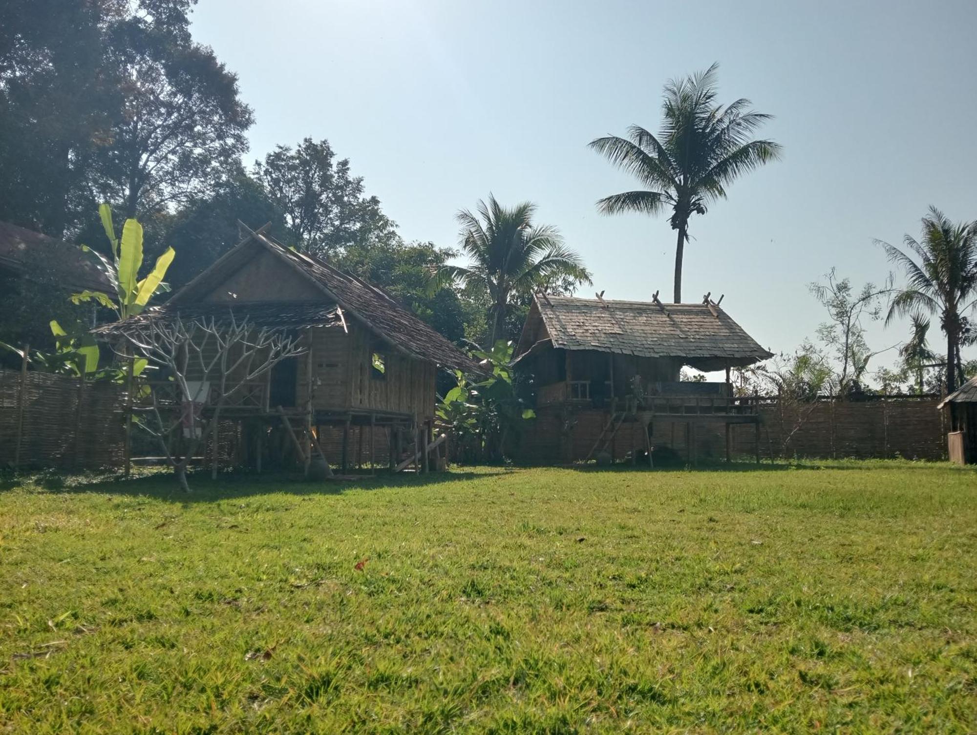 Vangvieng Ruby'Homestay Ванг Виенг Екстериор снимка