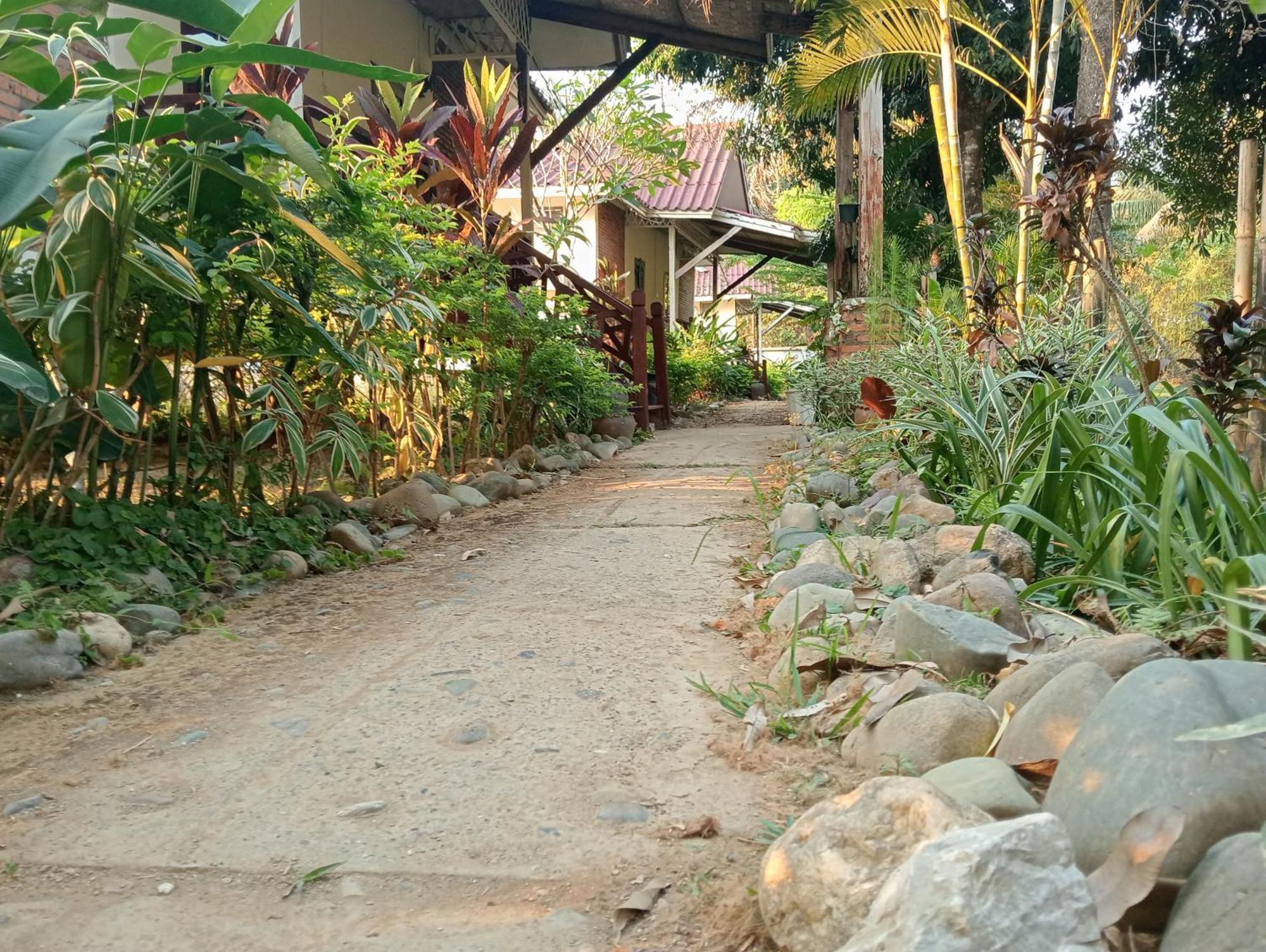 Vangvieng Ruby'Homestay Ванг Виенг Екстериор снимка